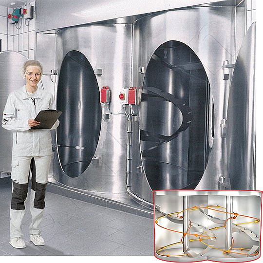 Mezcladora vertical de doble eje amixon® para lotes de 8 m³