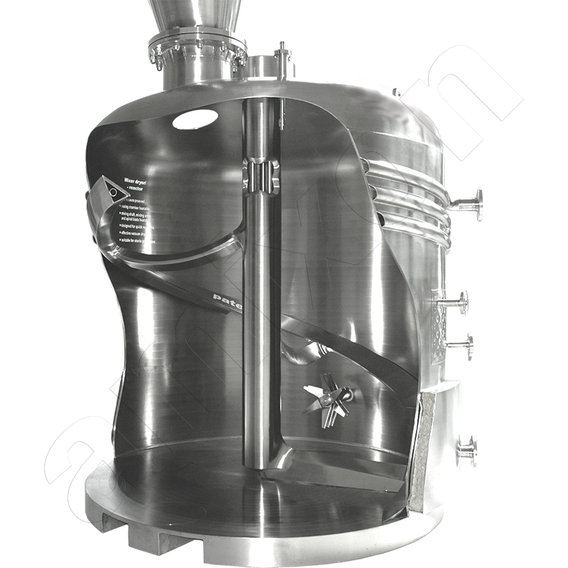 Objeto de demostración: secador mezclador al vacío amixon® con herramienta de mezcla calentable. La espiral mezcladora y el eje se abren.