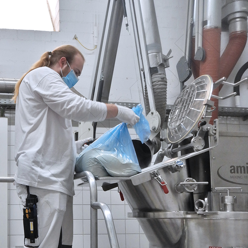 Mixing equipment for private label Nutraceuticals - amixon® mixing