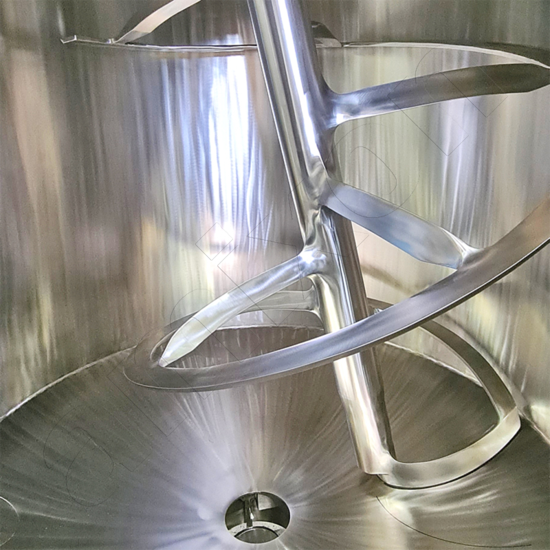 The axis of the Gyraton® mixing tool moves on a circular path.